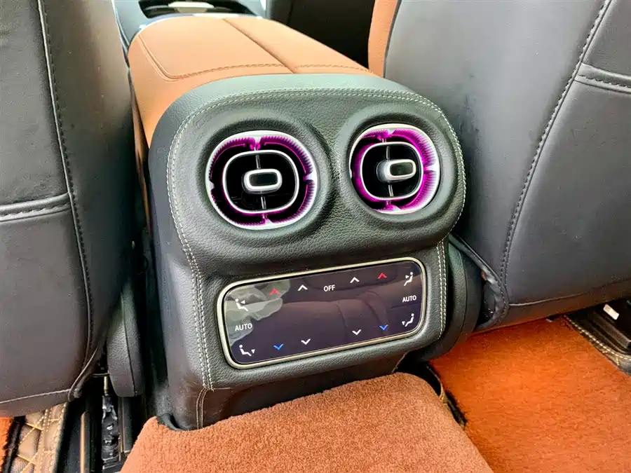 2024 Mercedes-Benz GLC 300 L 4MATIC Luxury 5-Seat — 28