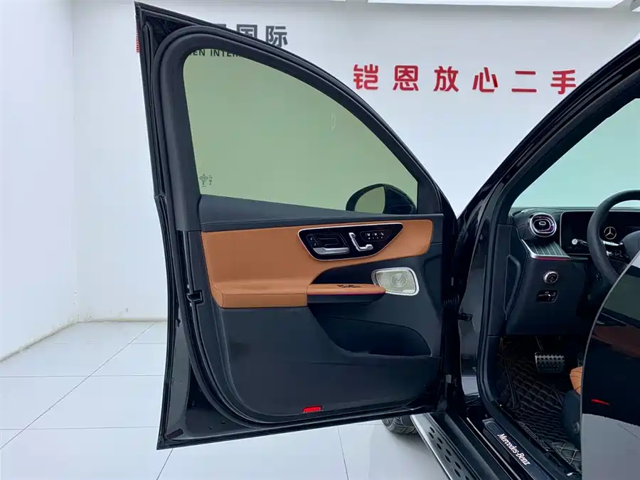 2024 Mercedes-Benz GLC 300 L 4MATIC Luxury 5-Seat — 31
