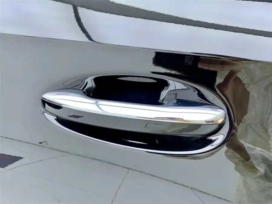 2024 Mercedes-Benz GLC 300 L 4MATIC Luxury 5-Seat — 32