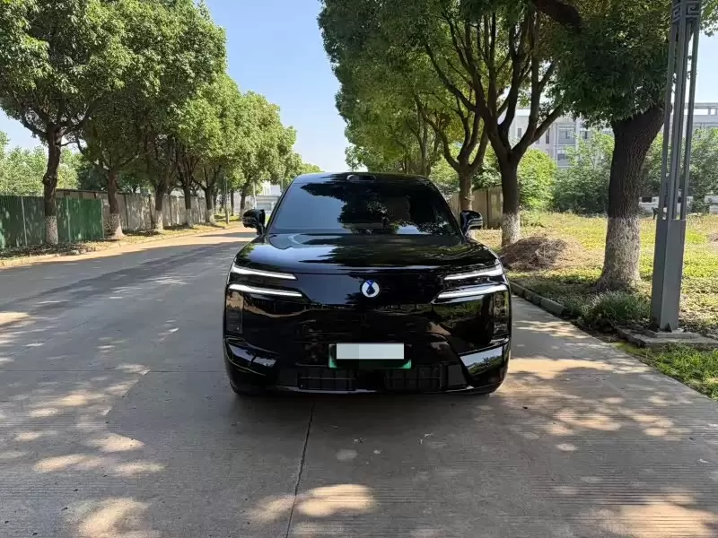 2025 Denza N8L