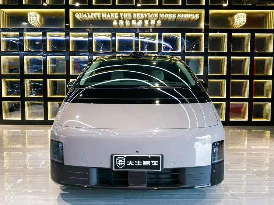 2024 Li Auto MEGA Ultra — 2