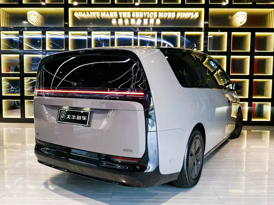2024 Li Auto MEGA Ultra — 6