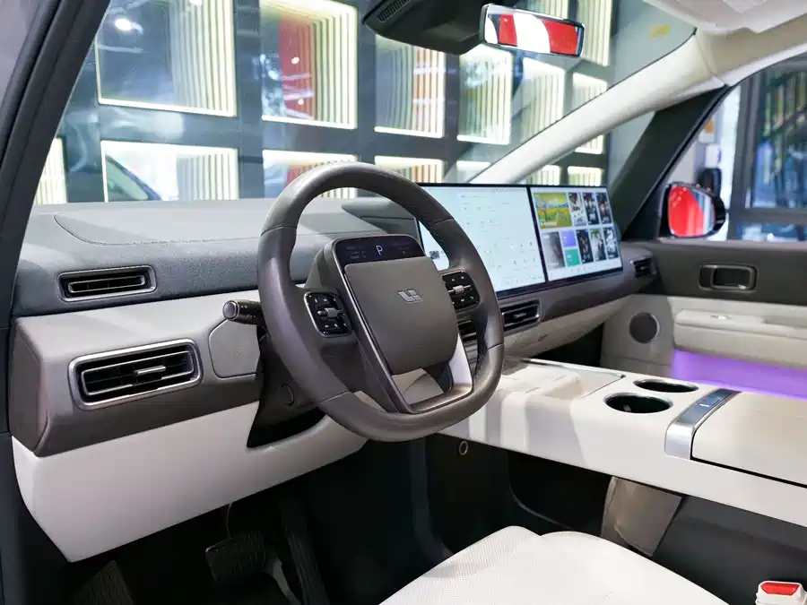 2024 Li Auto MEGA Ultra — 10