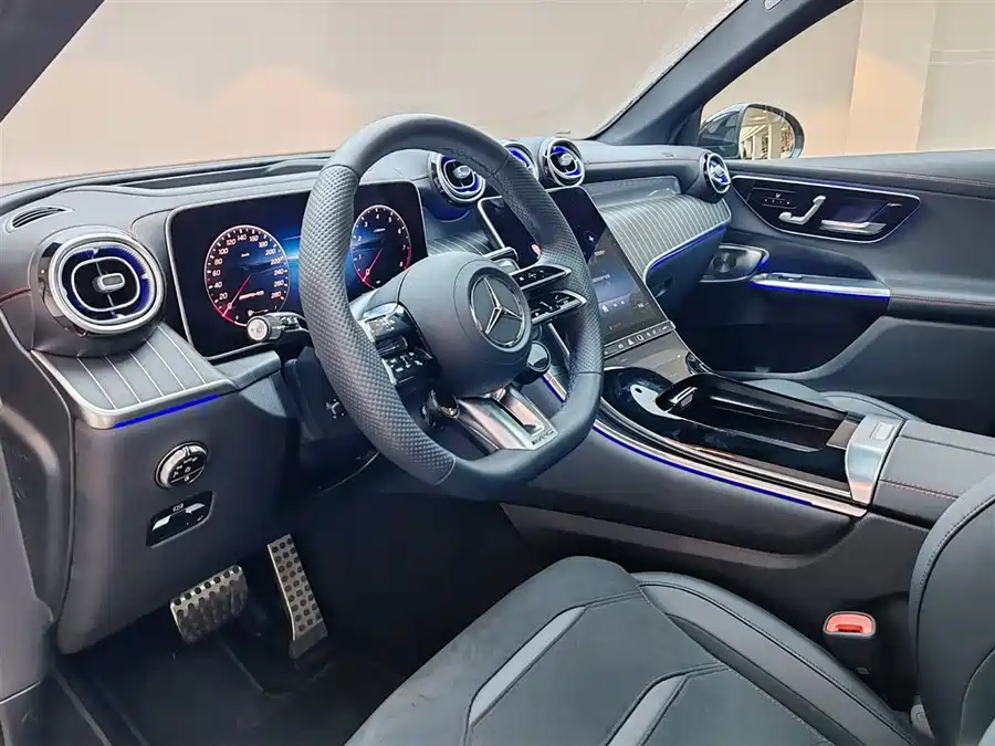 2025 Mercedes-Benz AMG GLC 43 4MATIC — 9