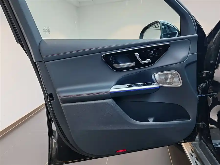 2025 Mercedes-Benz AMG GLC 43 4MATIC — 10