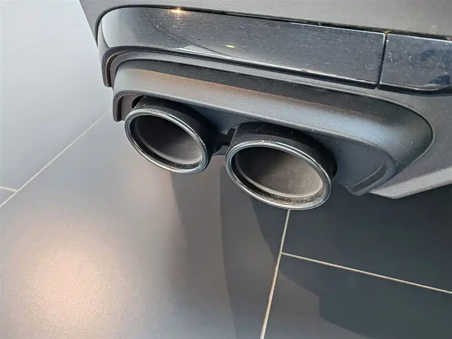 2025 Mercedes-Benz AMG GLC 43 4MATIC — 11