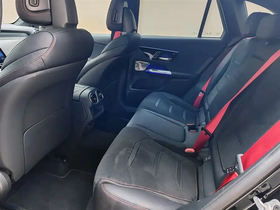 2025 Mercedes-Benz AMG GLC 43 4MATIC — 12