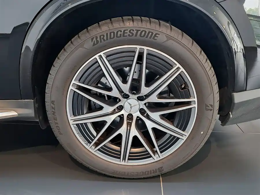 2025 Mercedes-Benz AMG GLC 43 4MATIC — 19