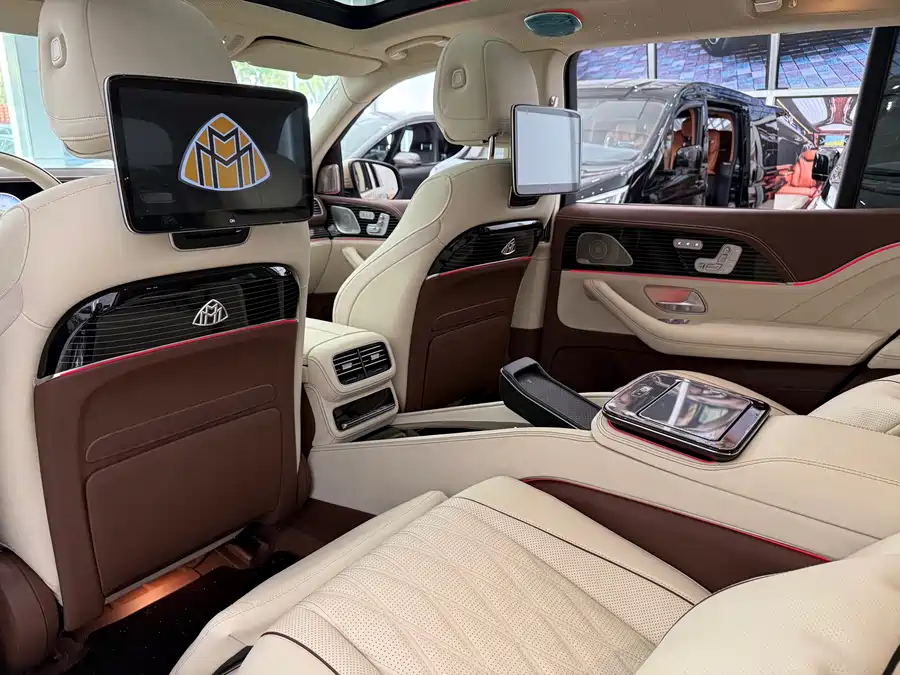 2026 Mercedes-Benz GLS 450 4MATIC Luxury — 6