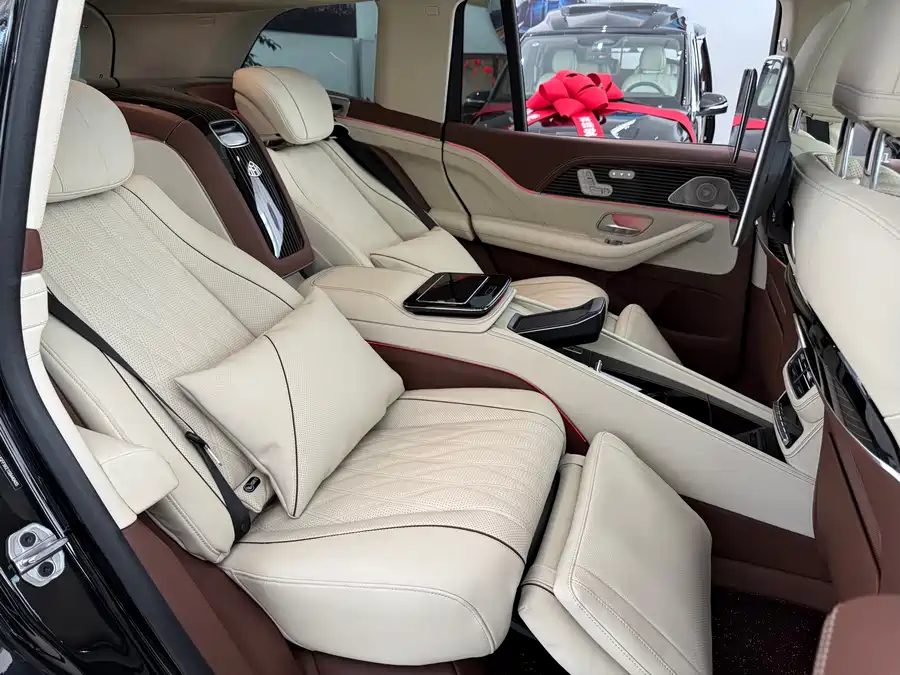 2026 Mercedes-Benz GLS 450 4MATIC Luxury — 12