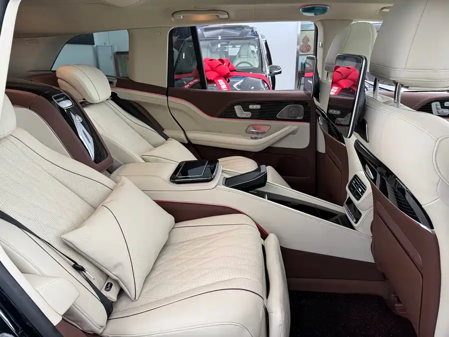 2026 Mercedes-Benz GLS 450 4MATIC Luxury — 13