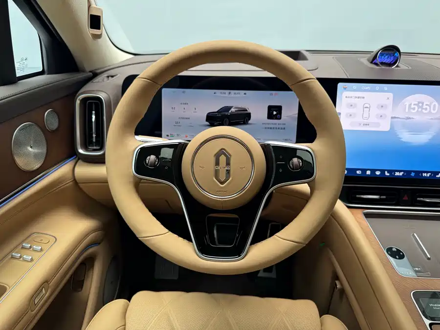 2025 AITO M9 EREV Ultra 52kWh 6-Seat — 10