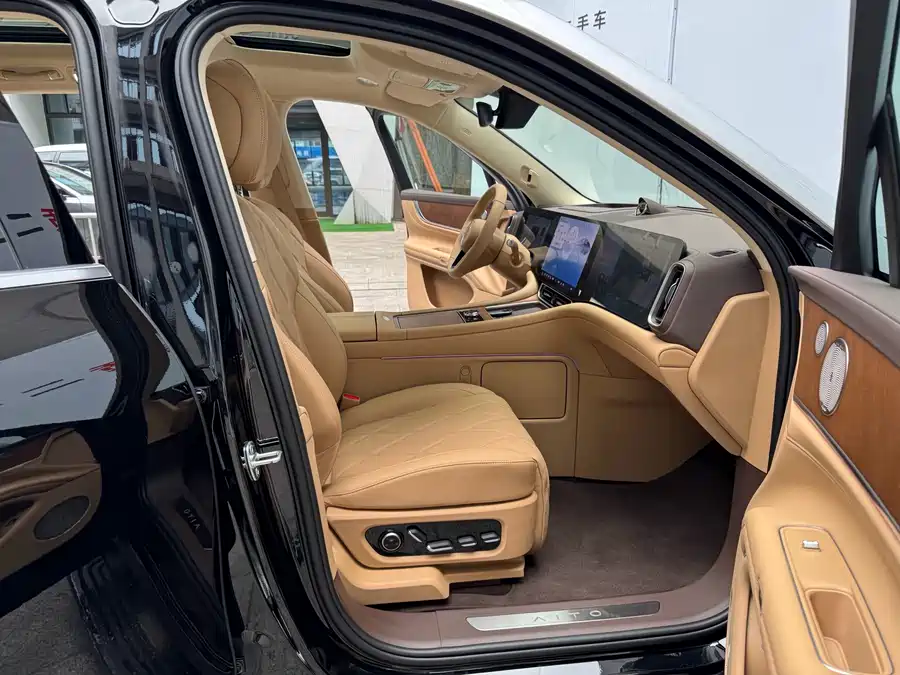 2025 AITO M9 EREV Ultra 52kWh 6-Seat — 15