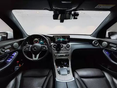 2020 Mercedes-Benz GLC 300 L 4MATIC — 16