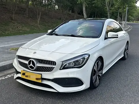 2017 Mercedes-Benz CLA 200 Fashion