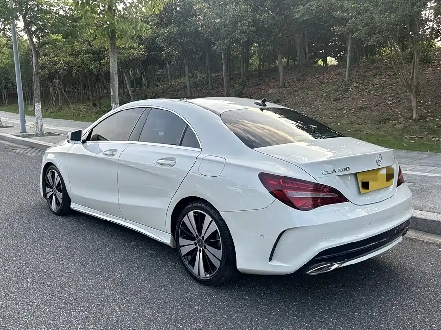 2017 Mercedes-Benz CLA 200 Fashion — 6