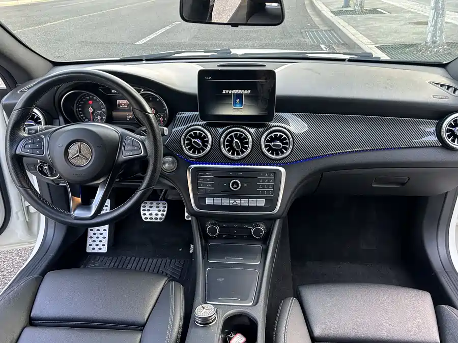 2017 Mercedes-Benz CLA 200 Fashion — 14