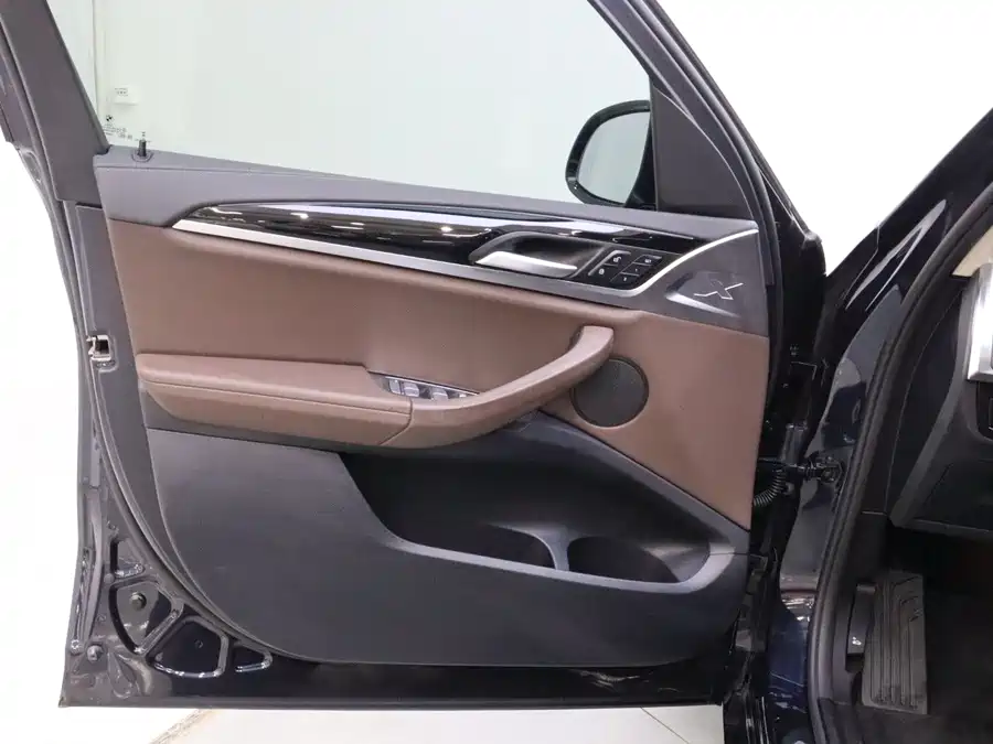2023 BMW X3 xDrive25i M Sport — 9