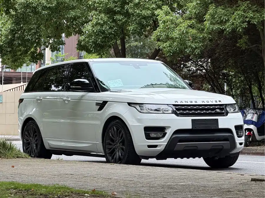 2017 Land Rover Range Rover Sport 3.0 SC V6 HSE Dynamic — 3