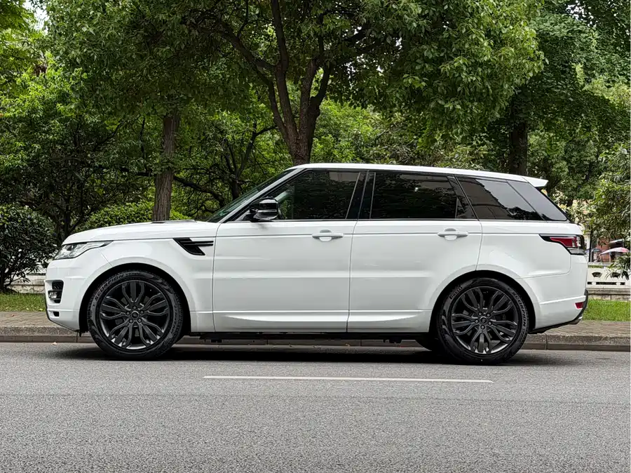 2017 Land Rover Range Rover Sport 3.0 SC V6 HSE Dynamic — 7