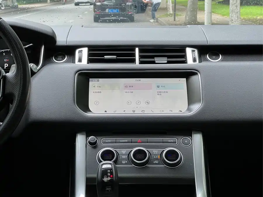 2017 Land Rover Range Rover Sport 3.0 SC V6 HSE Dynamic — 16