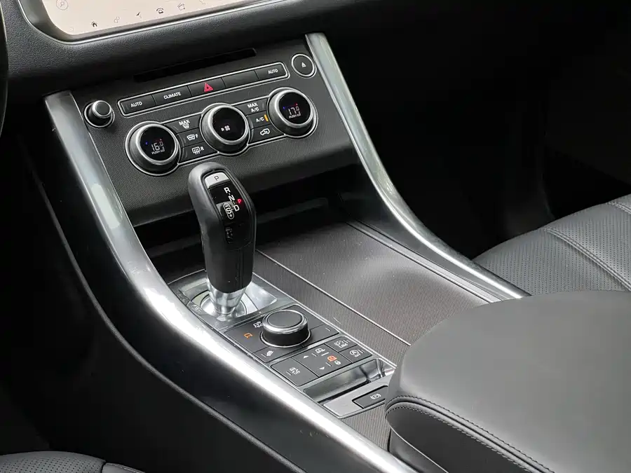 2017 Land Rover Range Rover Sport 3.0 SC V6 HSE Dynamic — 17