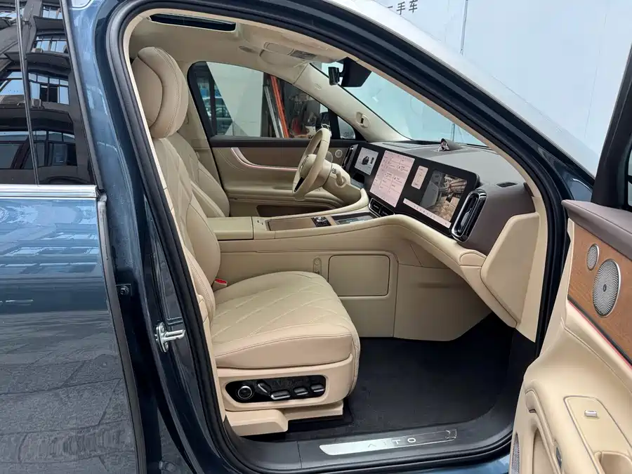 2024 AITO M9 EREV Ultra 42kWh 6-Seat — 10