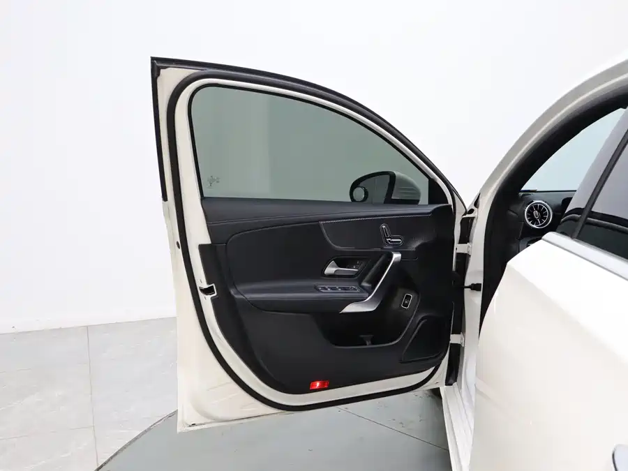 2022 Mercedes-Benz A-Class A 200 L Sport — 11
