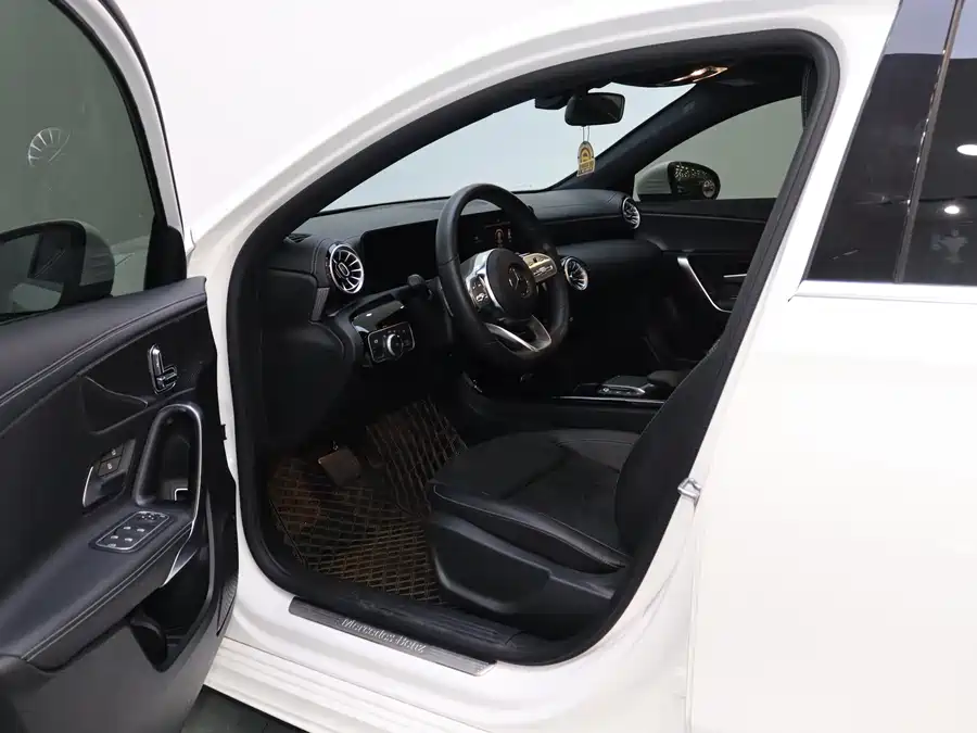 2022 Mercedes-Benz A-Class A 200 L Sport — 12