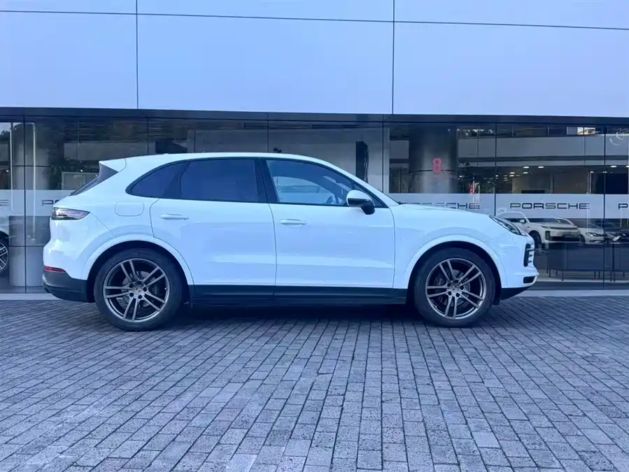 2023 Porsche Cayenne 3.0T Platinum Edition — 5