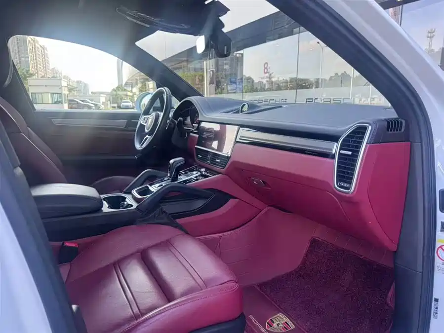 2023 Porsche Cayenne 3.0T Platinum Edition — 13