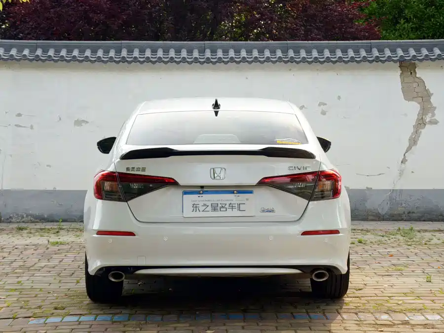 2023 Civic 240TURBO CVT Momentum — 4
