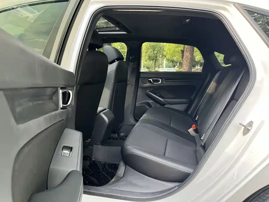 2023 Civic 240TURBO CVT Momentum — 13