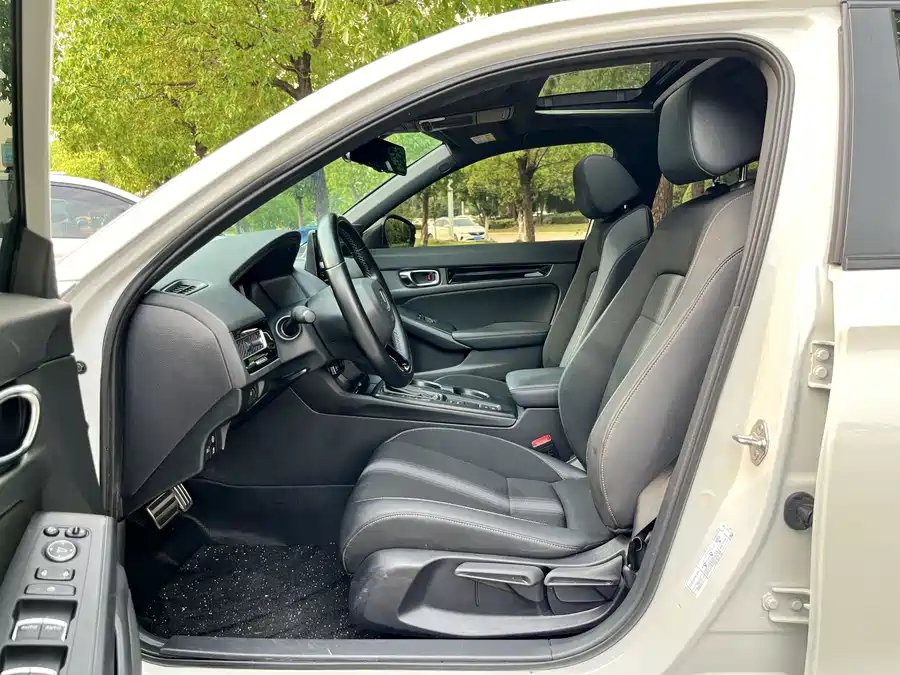 2023 Civic 240TURBO CVT Momentum — 14