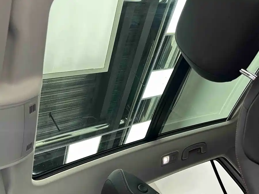 2022 Volkswagen Tayron 280TSI FWD Luxury Connect — 6