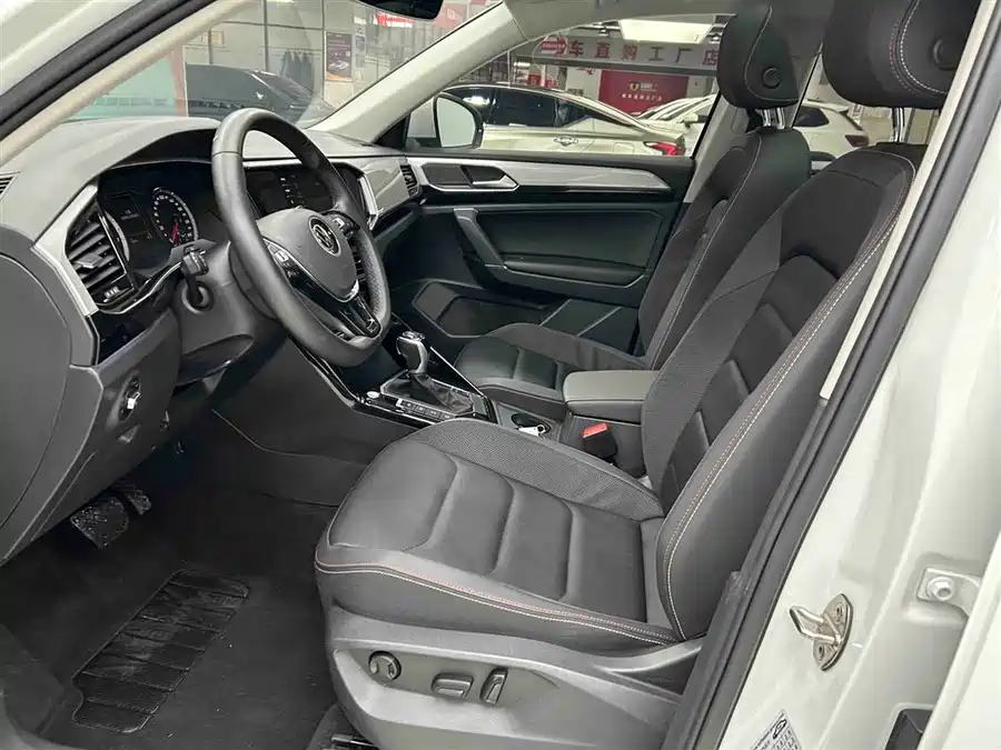 2022 Volkswagen Tayron 280TSI FWD Luxury Connect — 7