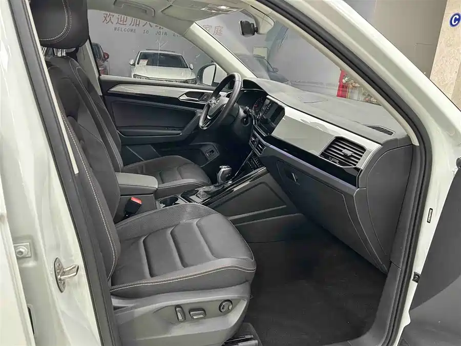 2022 Volkswagen Tayron 280TSI FWD Luxury Connect — 8