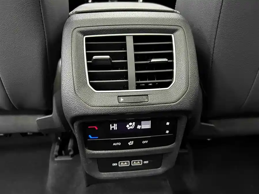2022 Volkswagen Tayron 280TSI FWD Luxury Connect — 10