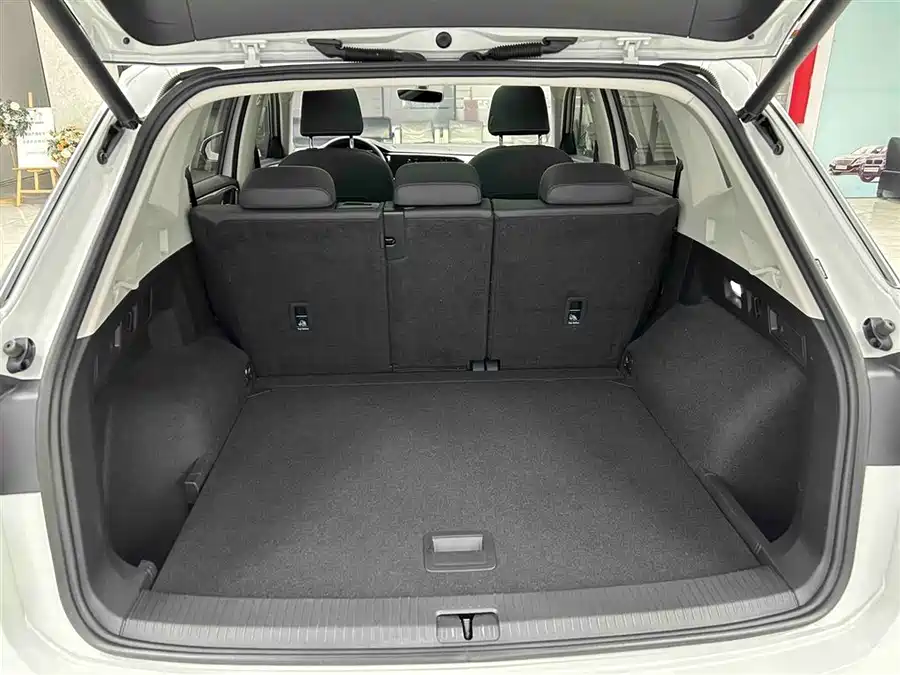 2022 Volkswagen Tayron 280TSI FWD Luxury Connect — 11