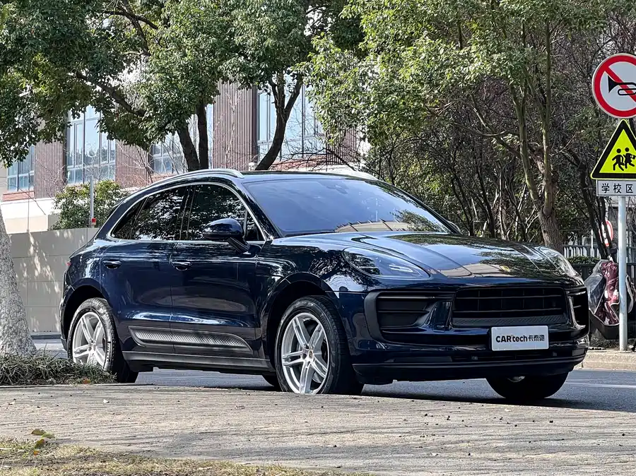 2022 Porsche Macan 2.0T — 3