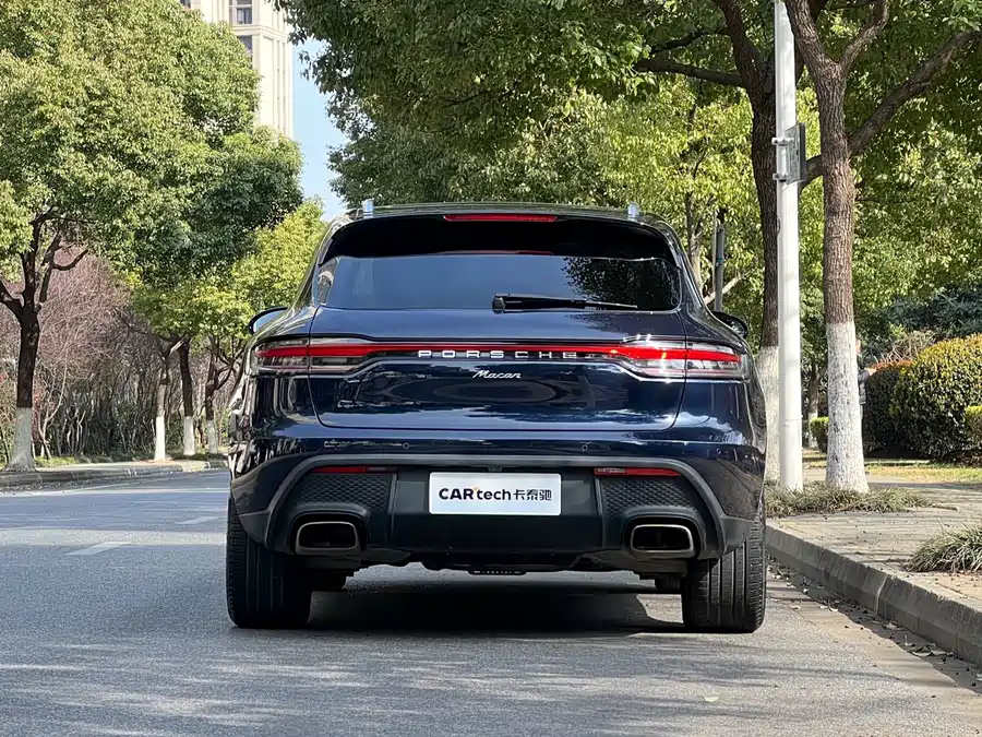 2022 Porsche Macan 2.0T — 4