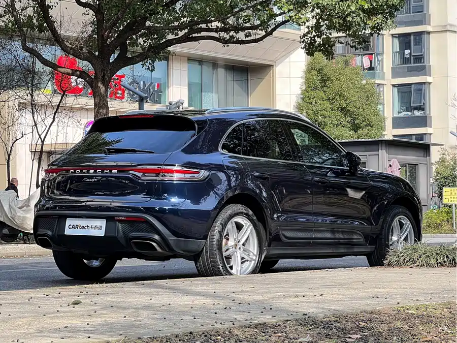 2022 Porsche Macan 2.0T — 5