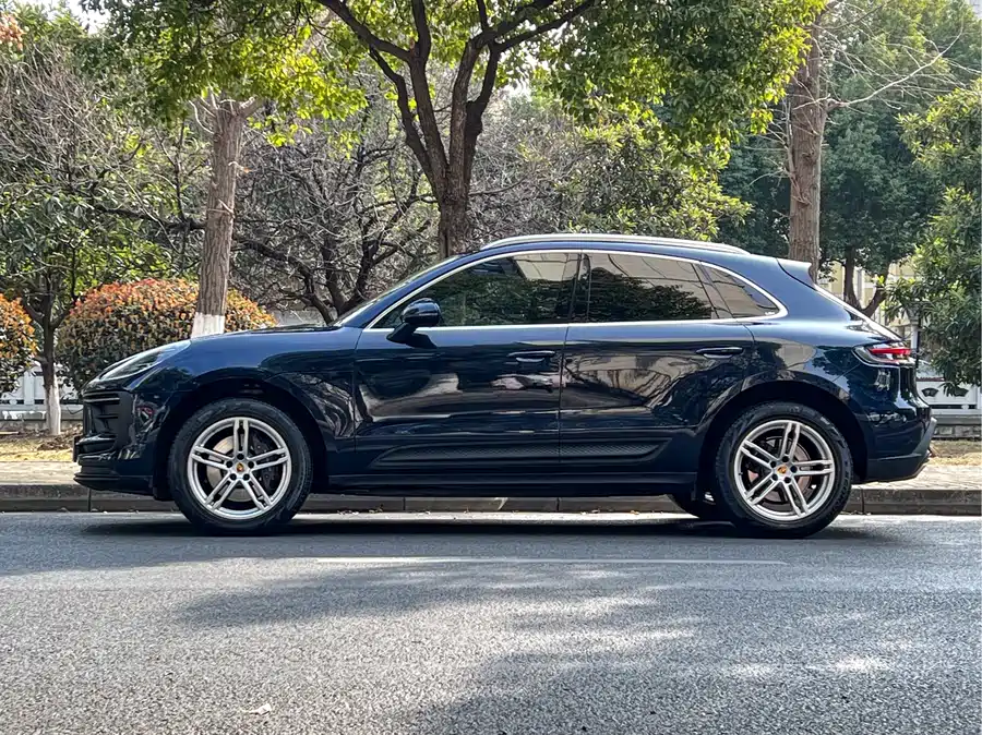 2022 Porsche Macan 2.0T — 7