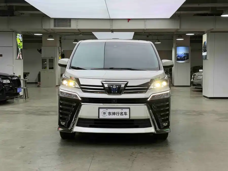 2022 Toyota Vellfire 2.5L Hybrid HV尊贵版 — 2