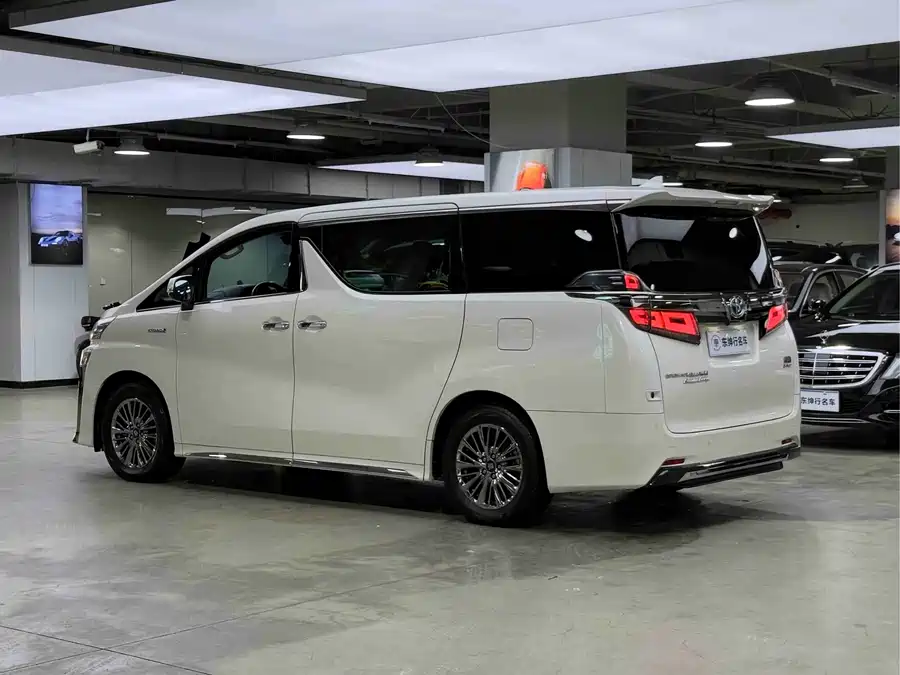 2022 Toyota Vellfire 2.5L Hybrid HV尊贵版 — 4