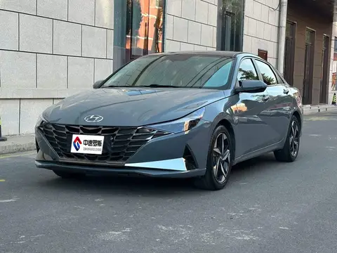 Elantra 2022 1.5L CVT LUX Premium Edition
