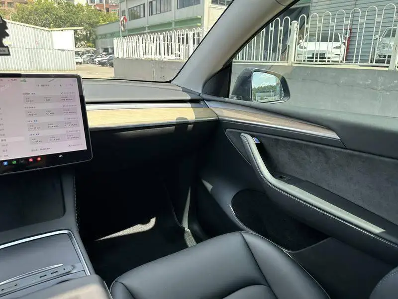 Model Y 2022 facelifted rear-wheel drive version — 7