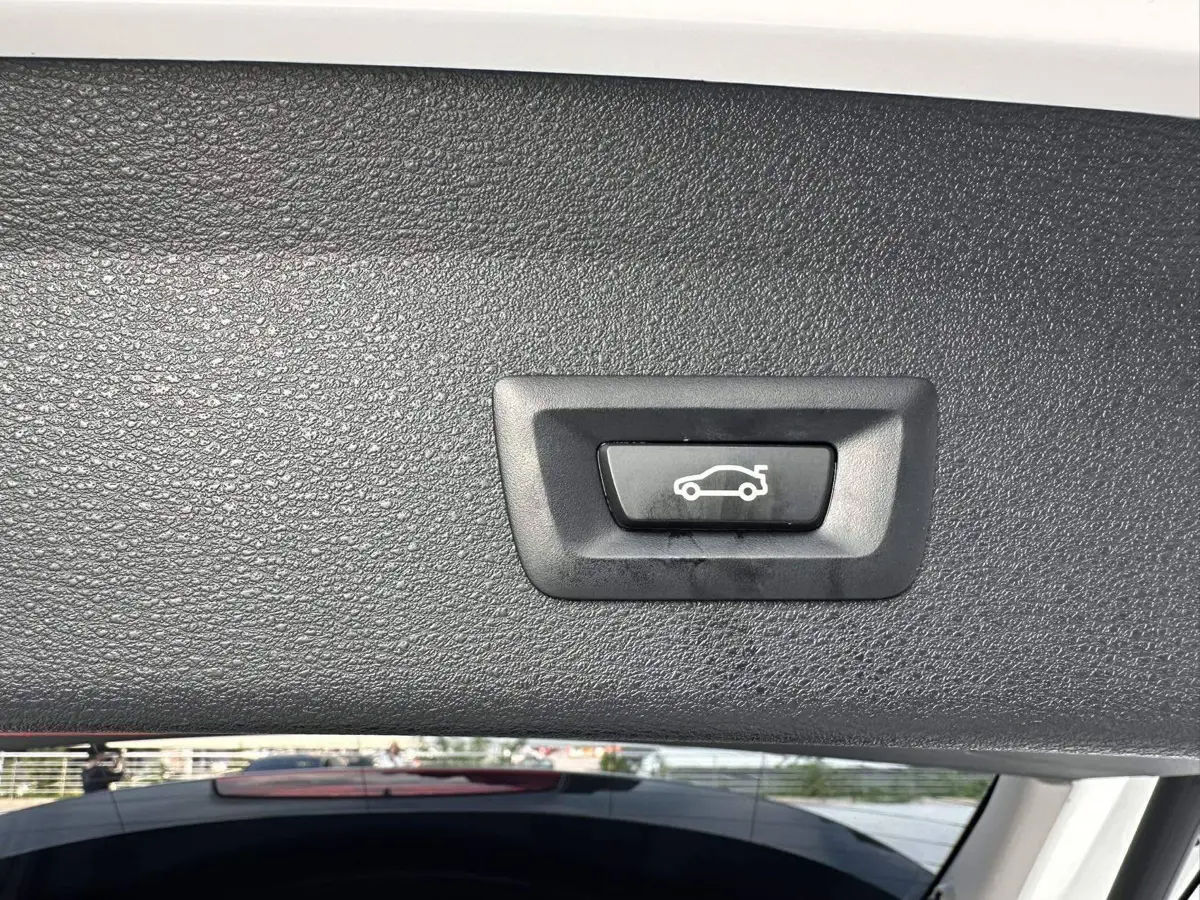 BMW X1 2022 sDrive20Li Premium Edition — 18