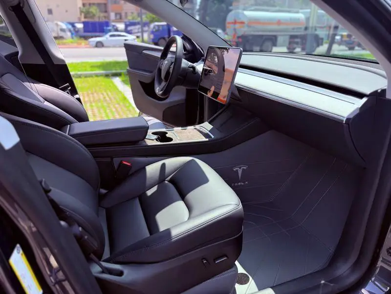 Model Y 2024 rear-wheel drive version — 16