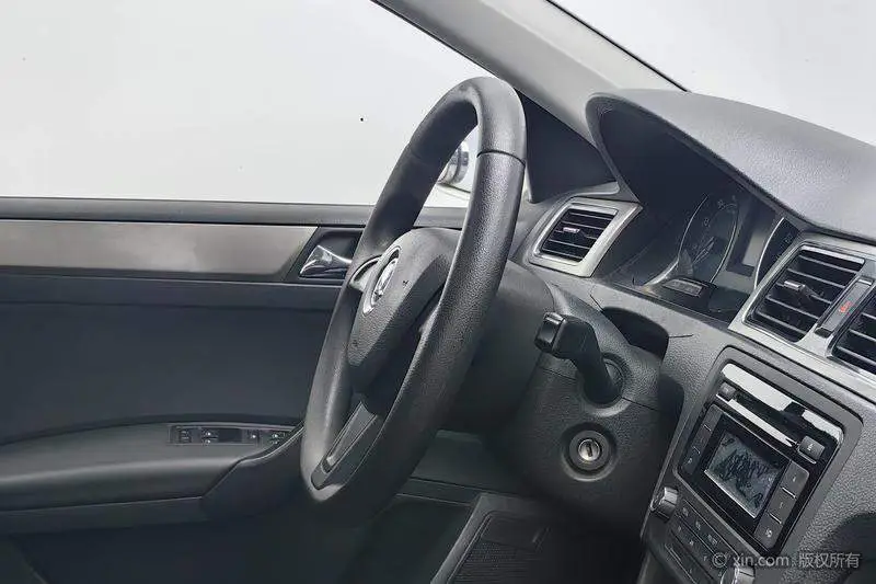 Xindong 2014 1.6L Manual Enjoy Edition — 9